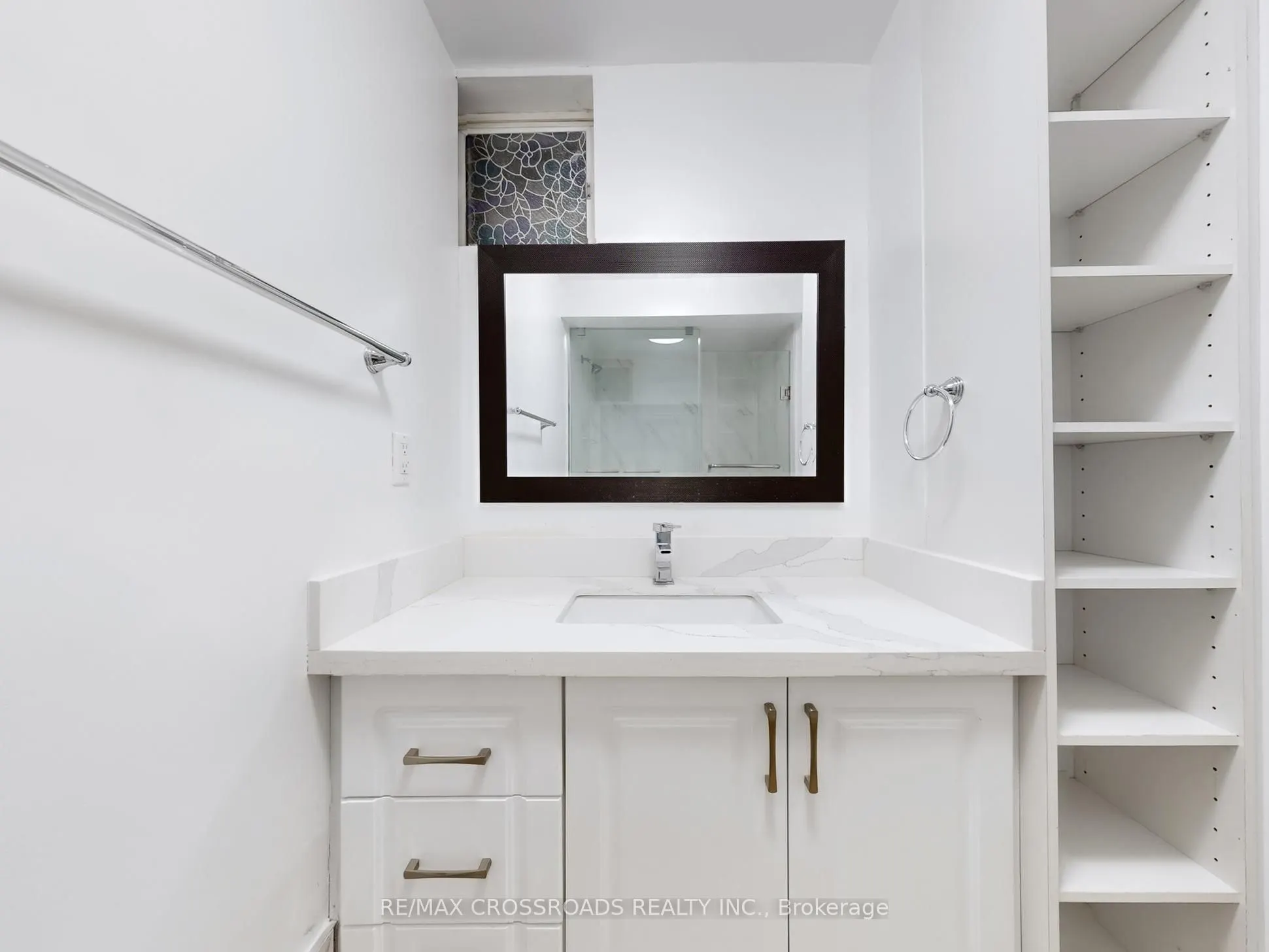 49 King Louis Crescent