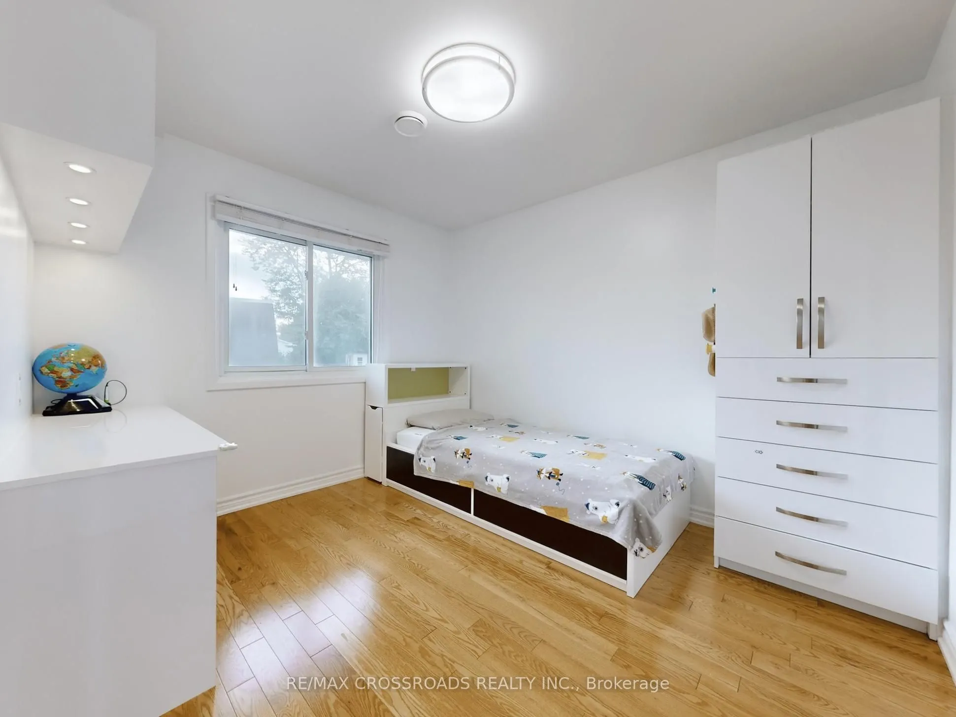 49 King Louis Crescent