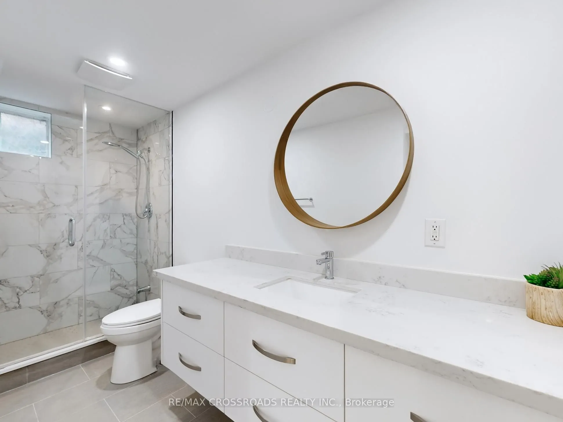 49 King Louis Crescent