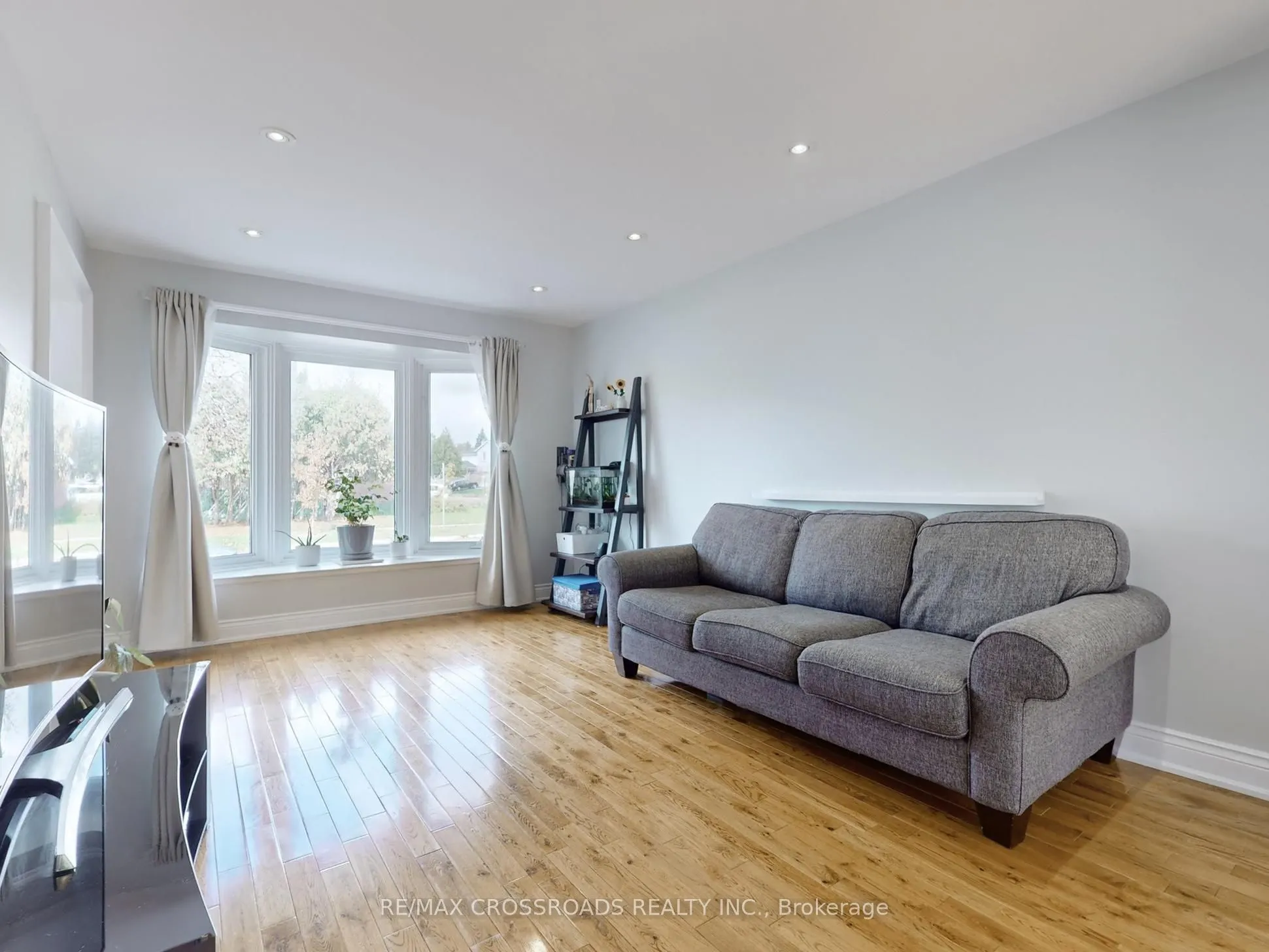 49 King Louis Crescent