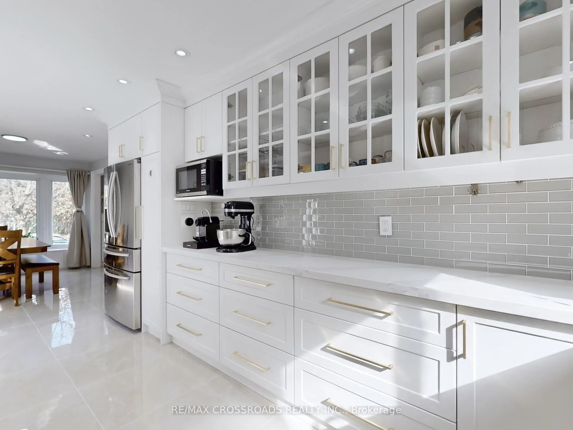 49 King Louis Crescent