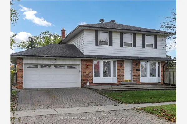 49 King Louis Crescent