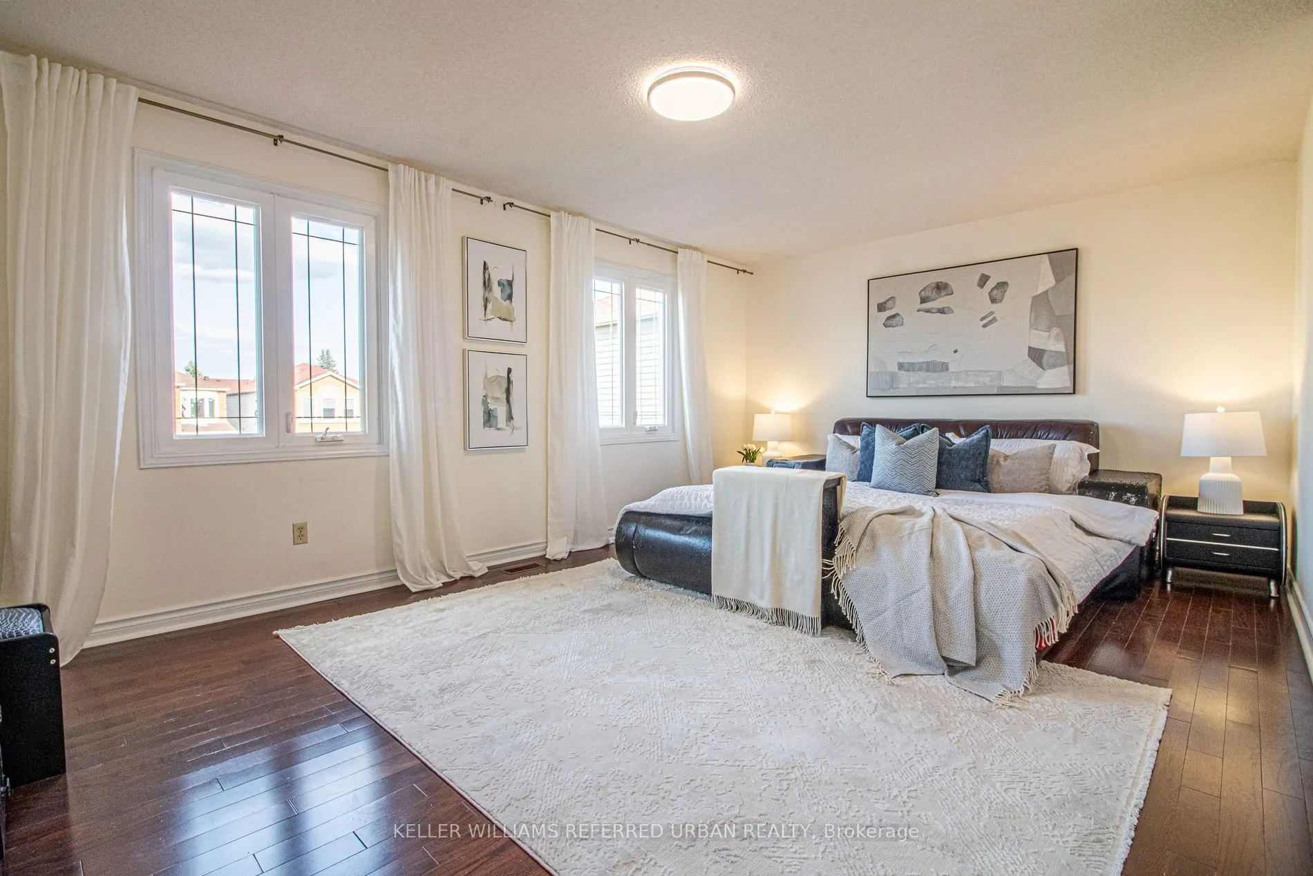 63 Holmbush Crescent