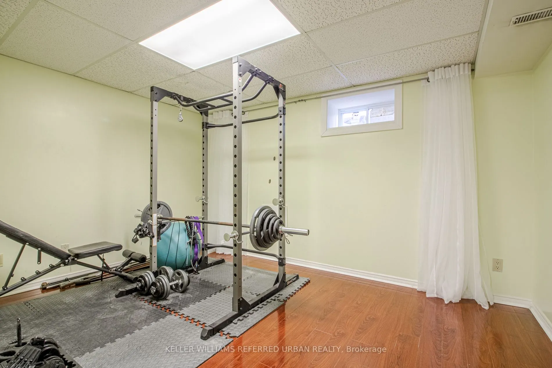 63 Holmbush Crescent