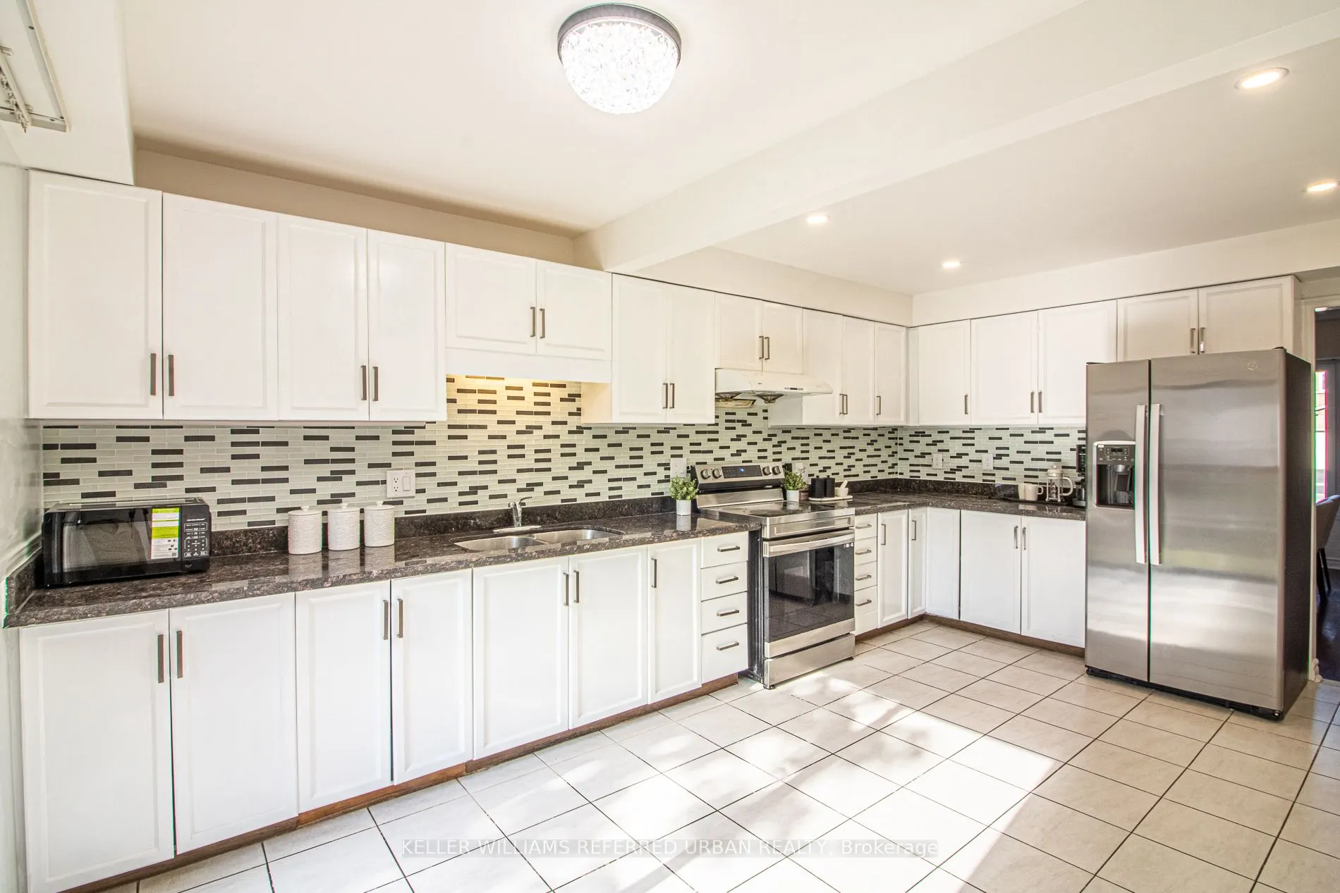 63 Holmbush Crescent