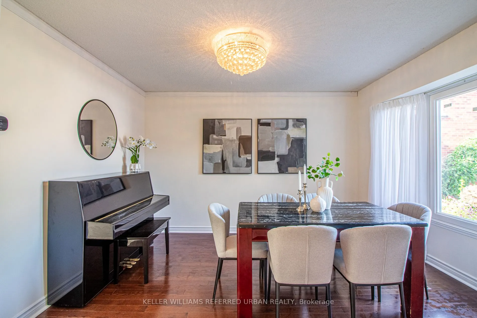 63 Holmbush Crescent