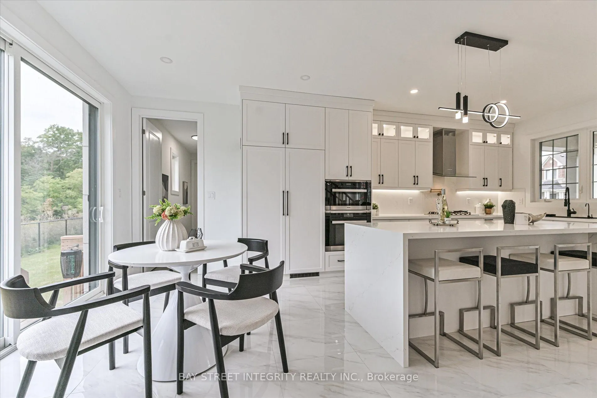 1553 Honey Locust Place