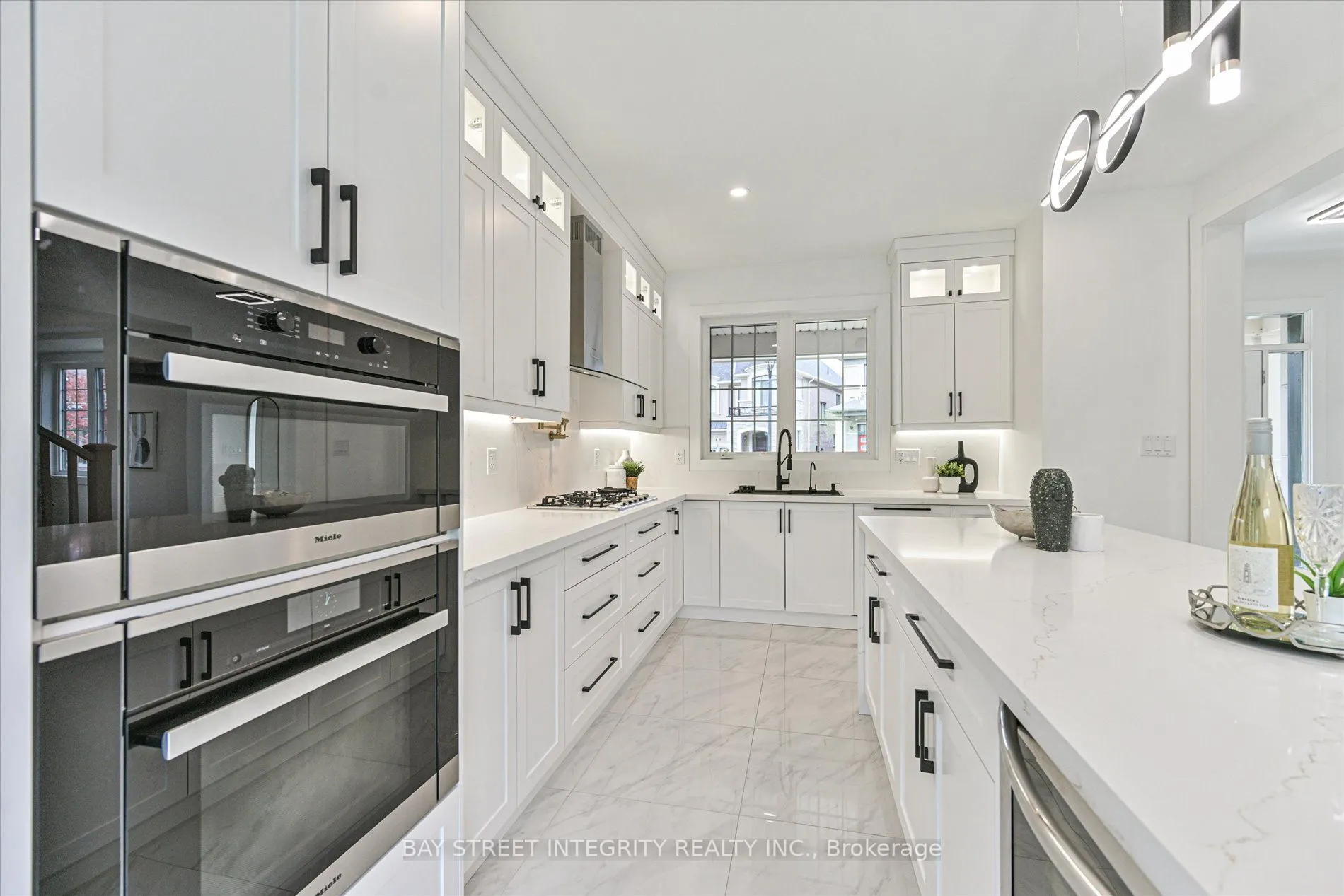 1553 Honey Locust Place