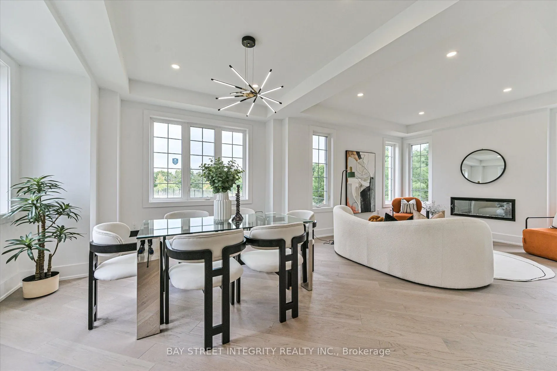 1553 Honey Locust Place