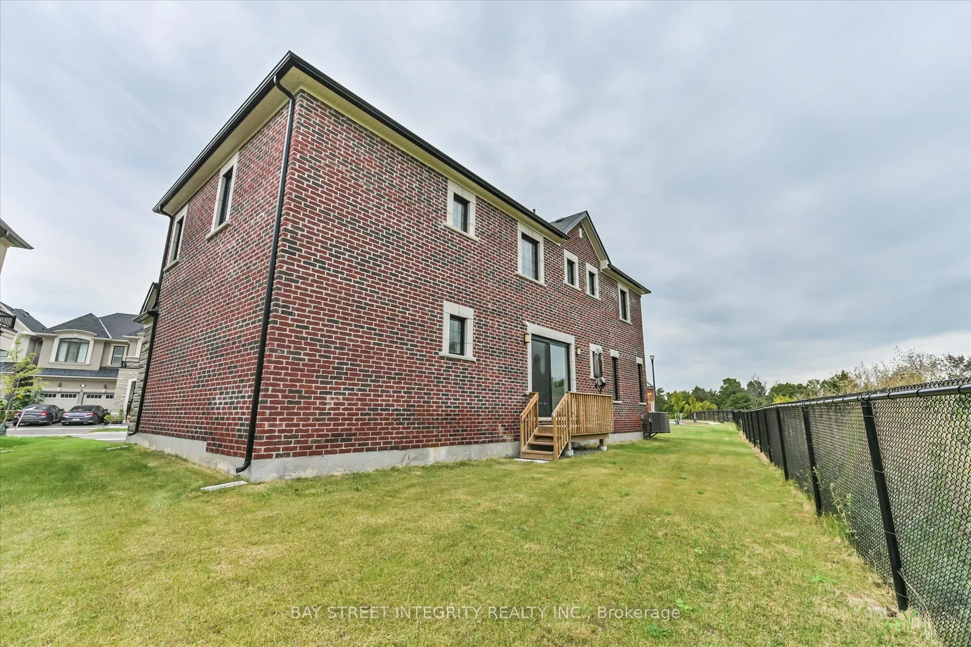 1553 Honey Locust Place