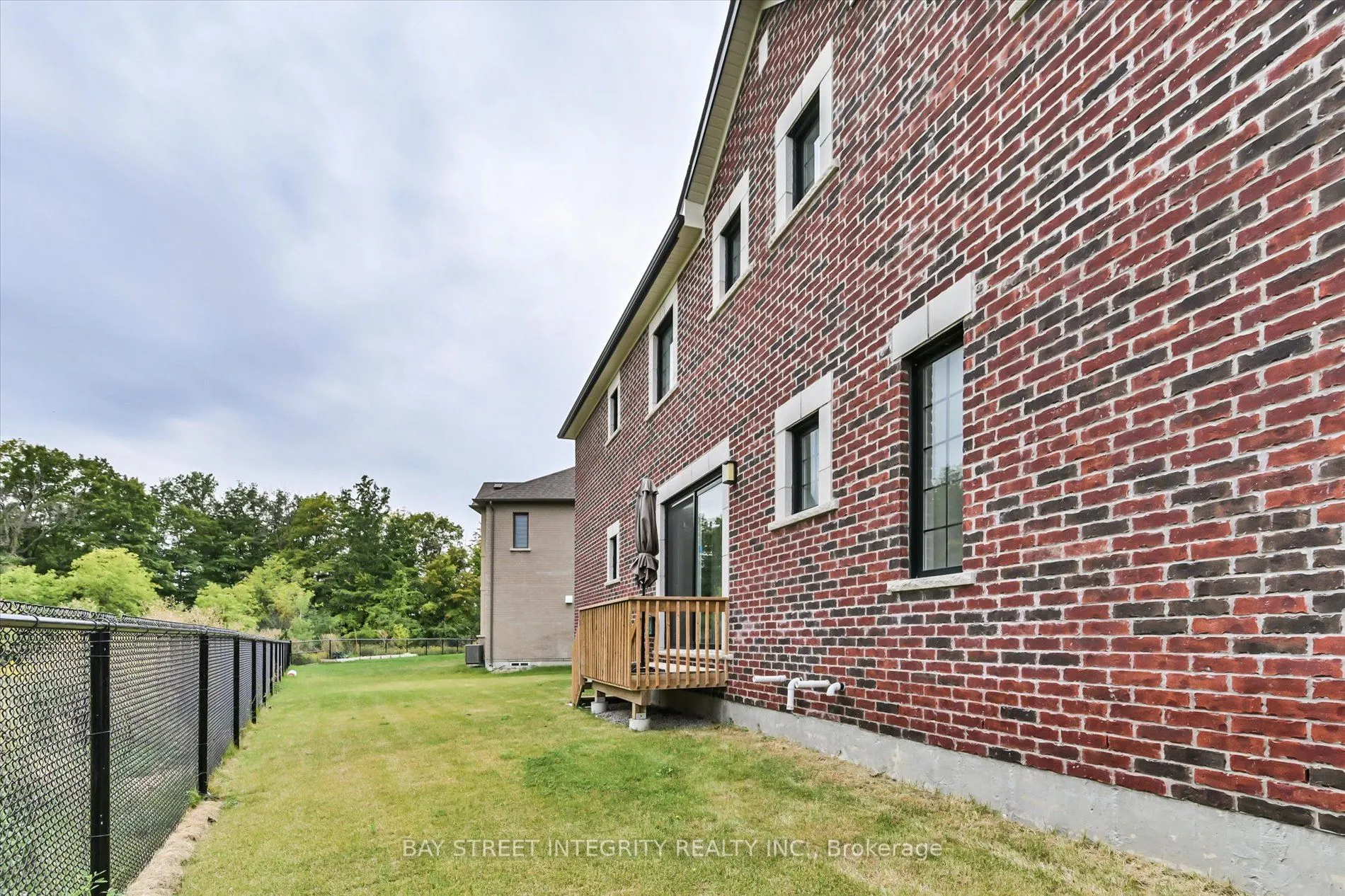 1553 Honey Locust Place