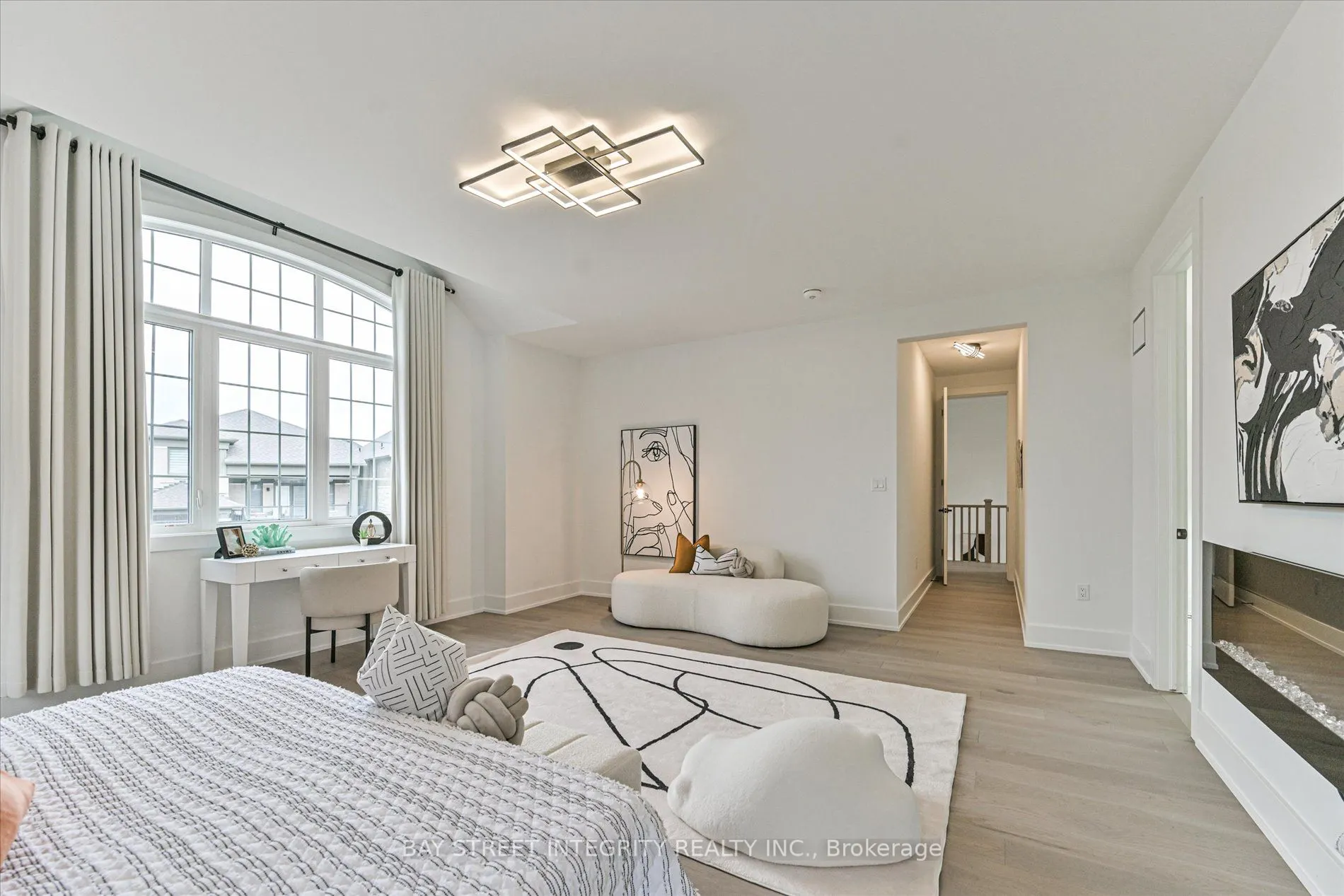 1553 Honey Locust Place