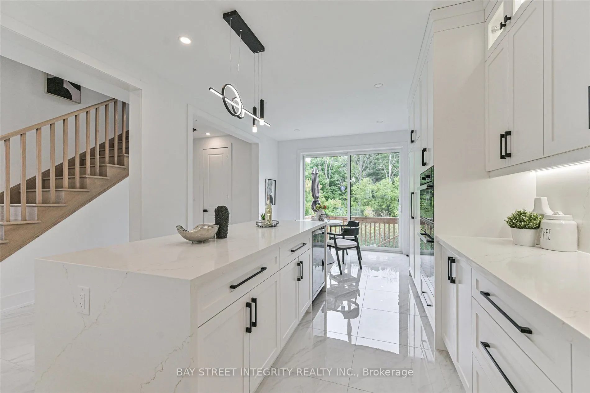 1553 Honey Locust Place