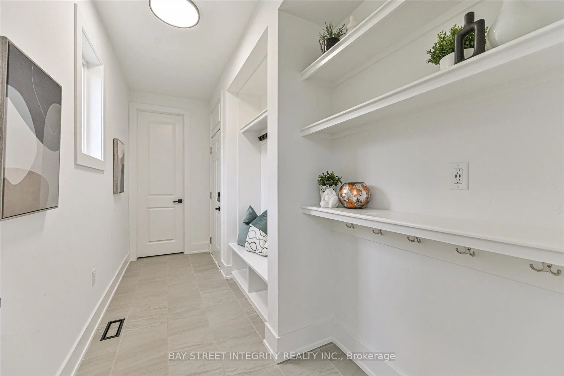 1553 Honey Locust Place