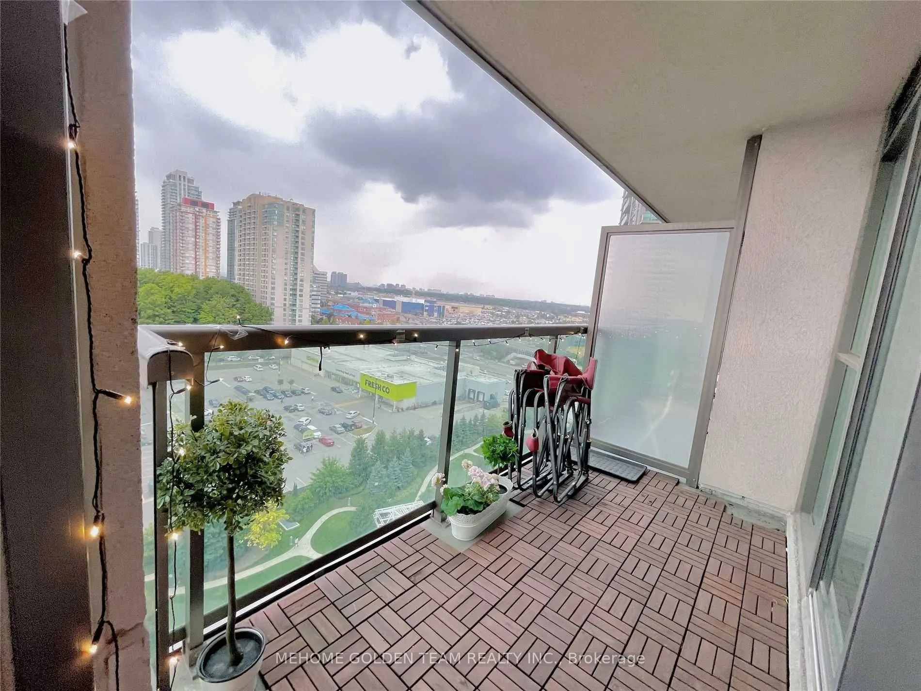 68 Grangeway Avenue, #1712