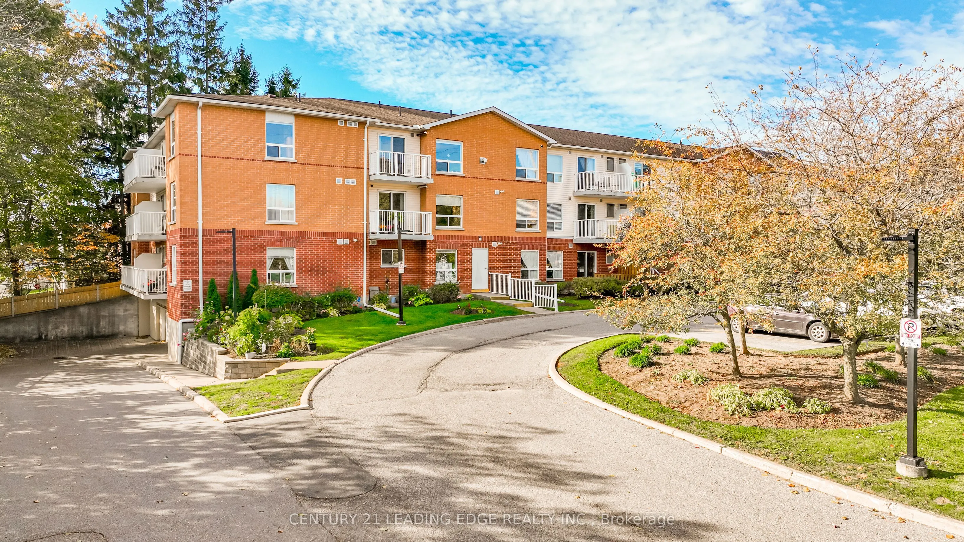 95 Wellington Street W, #301