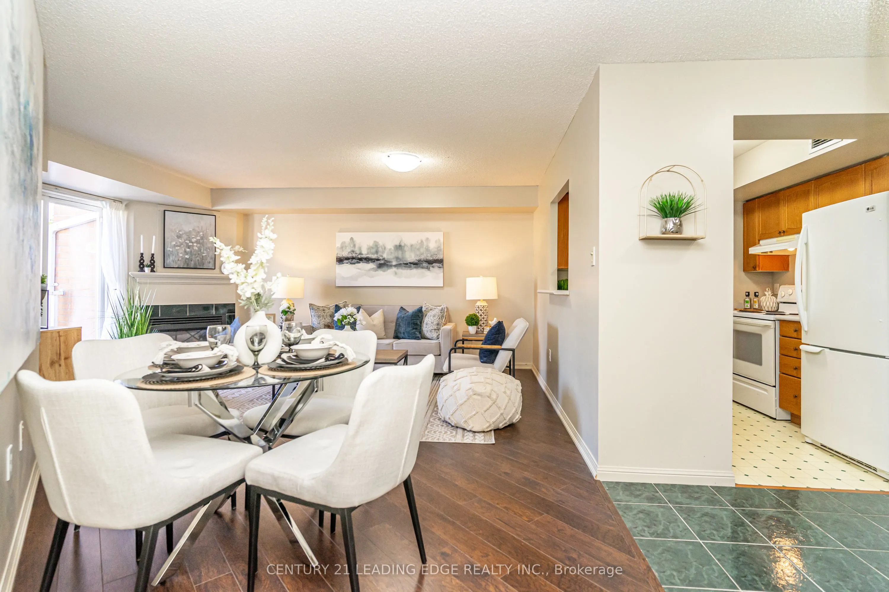 95 Wellington Street W, #301