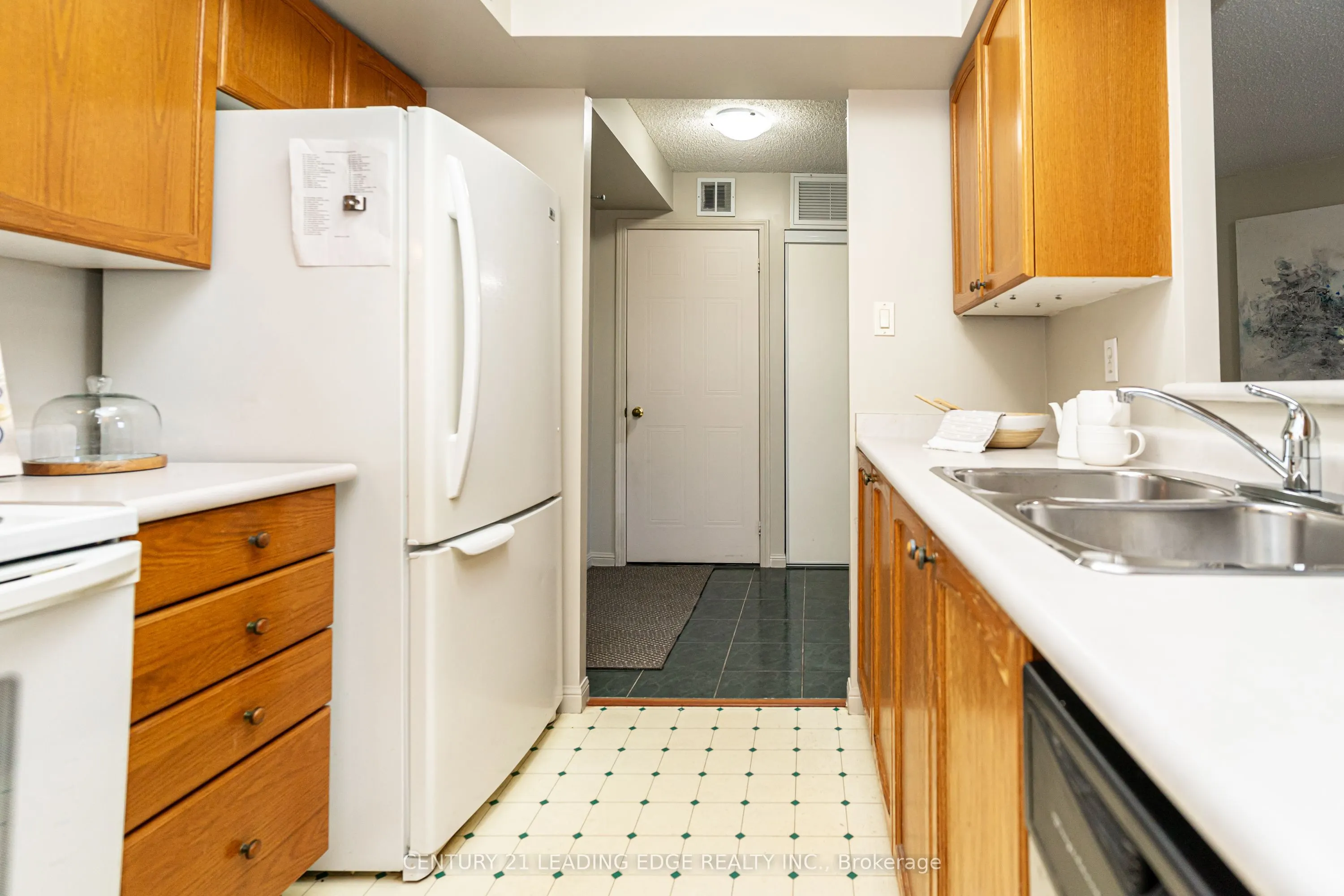 95 Wellington Street W, #301