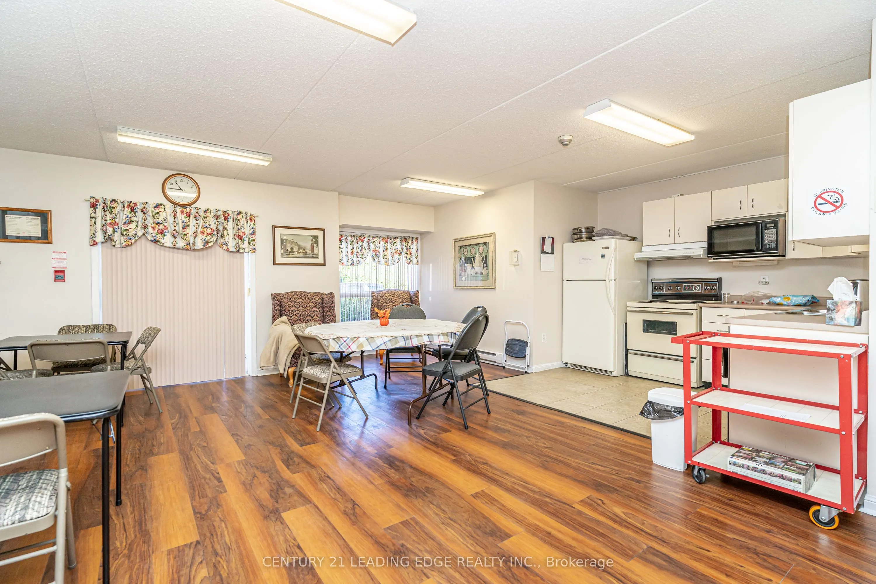 95 Wellington Street W, #301