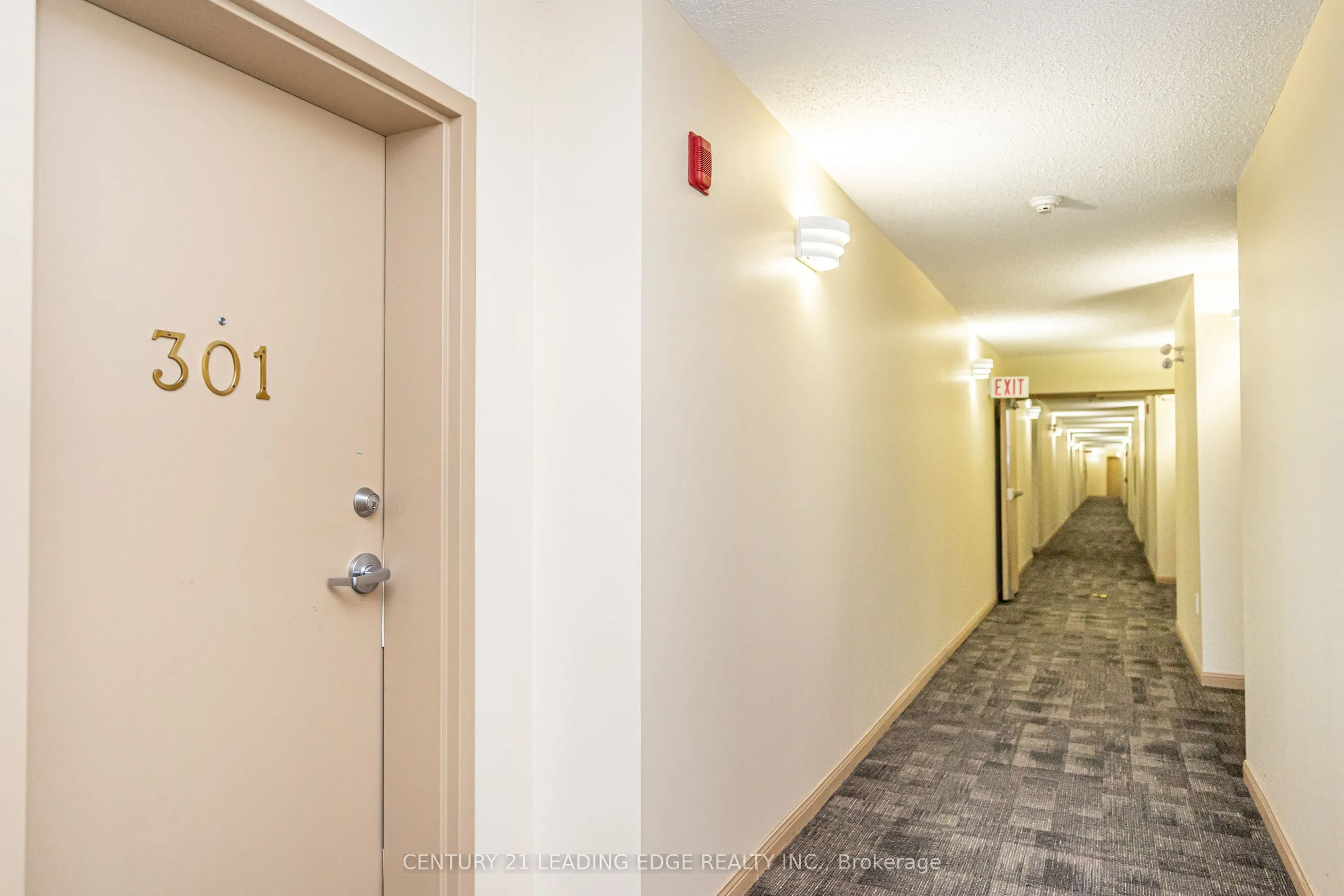 95 Wellington Street W, #301