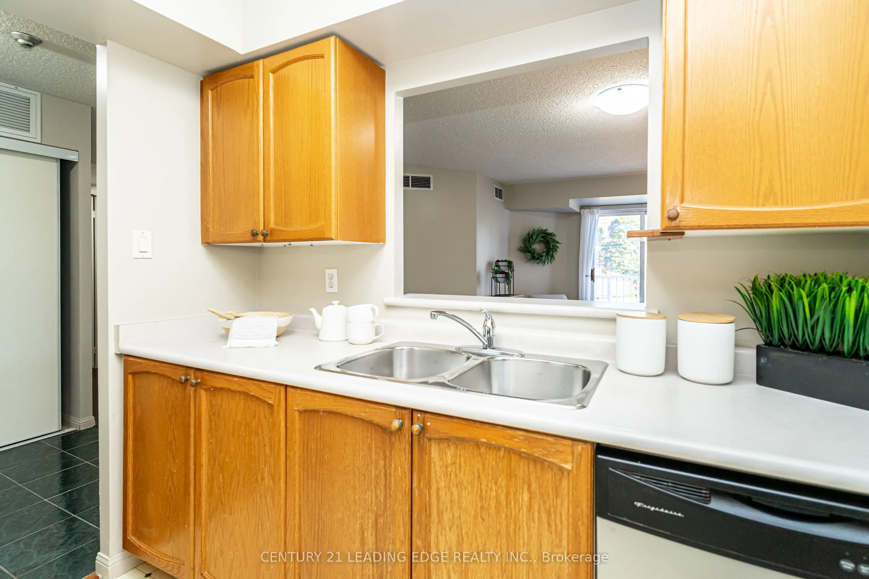 95 Wellington Street W, #301