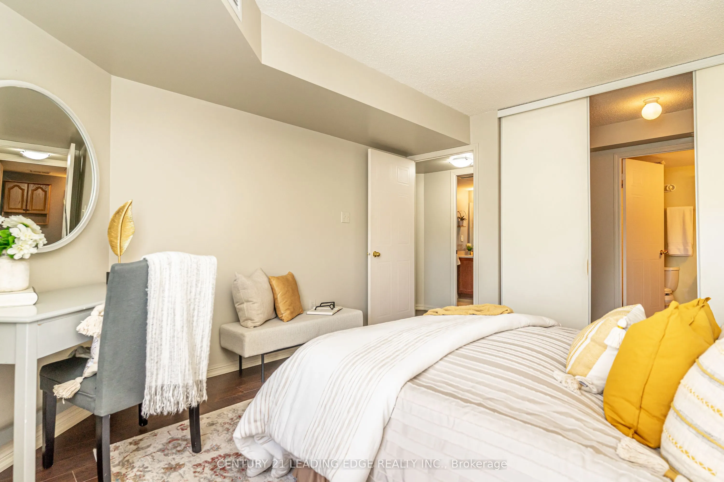 95 Wellington Street W, #301