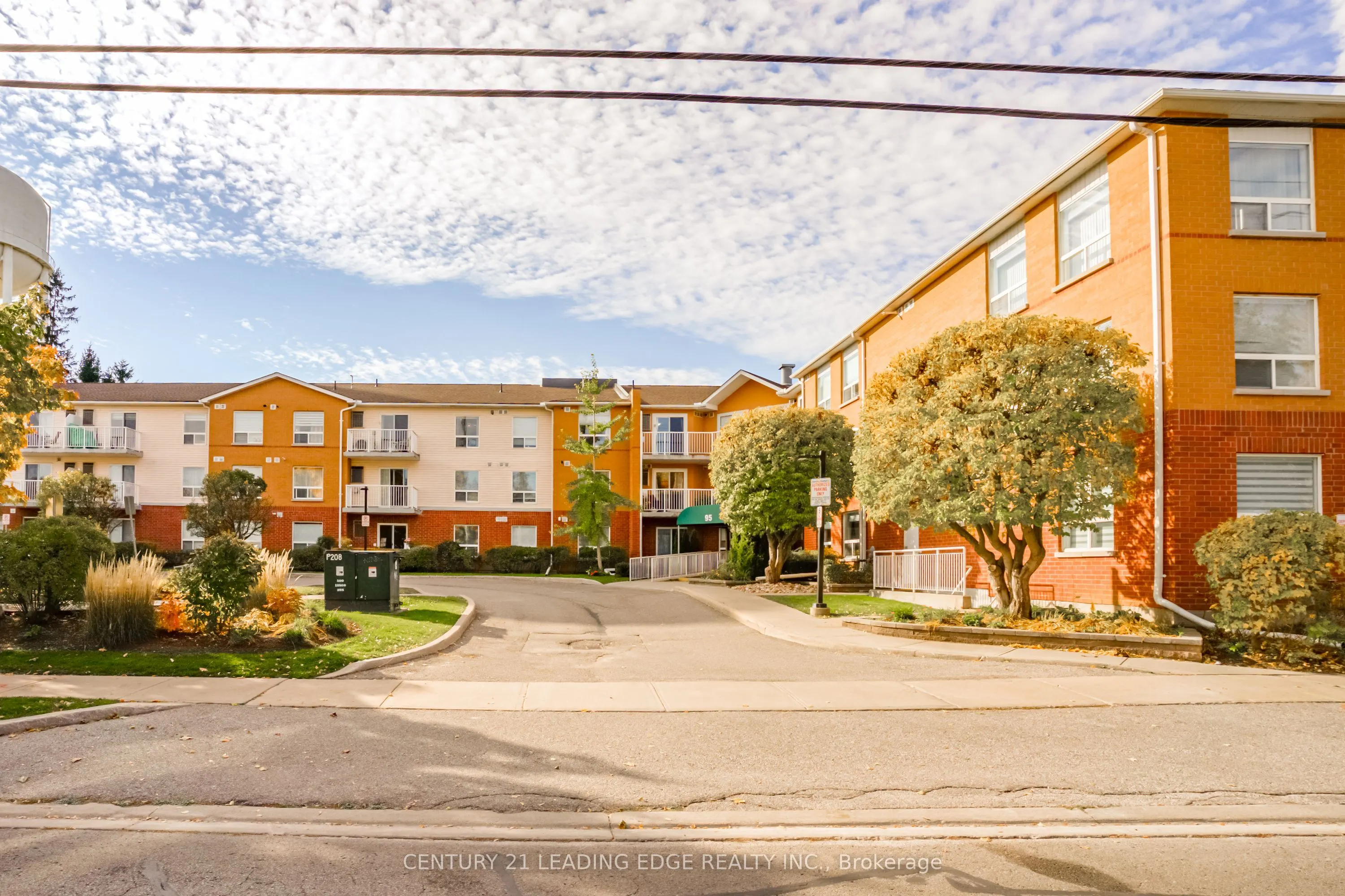 95 Wellington Street W, #301