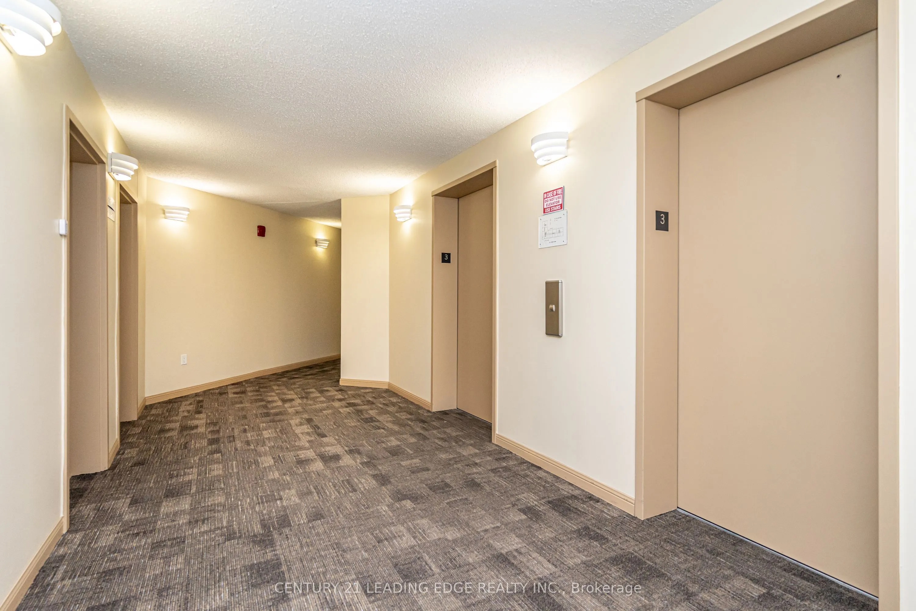 95 Wellington Street W, #301