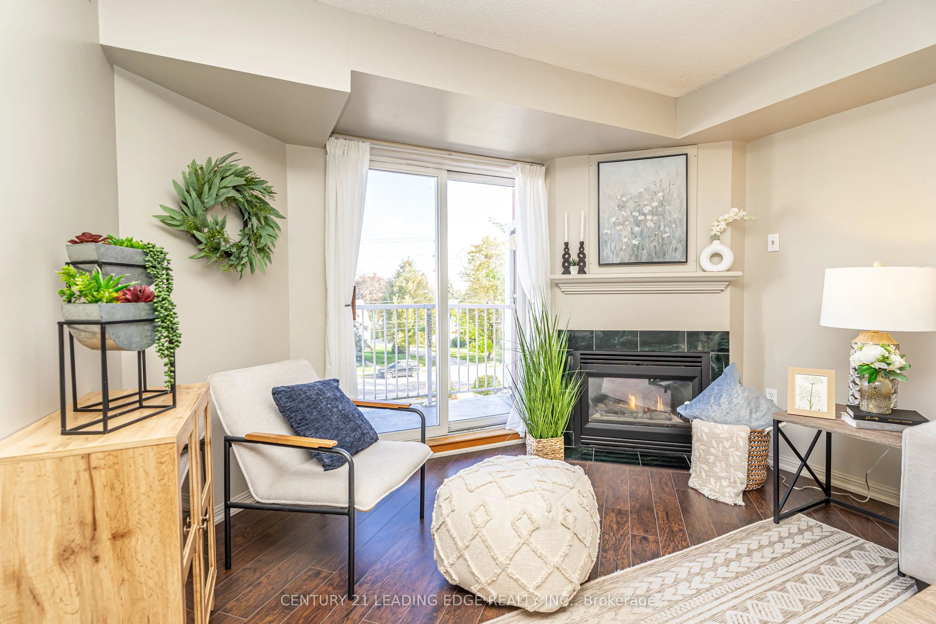 95 Wellington Street W, #301