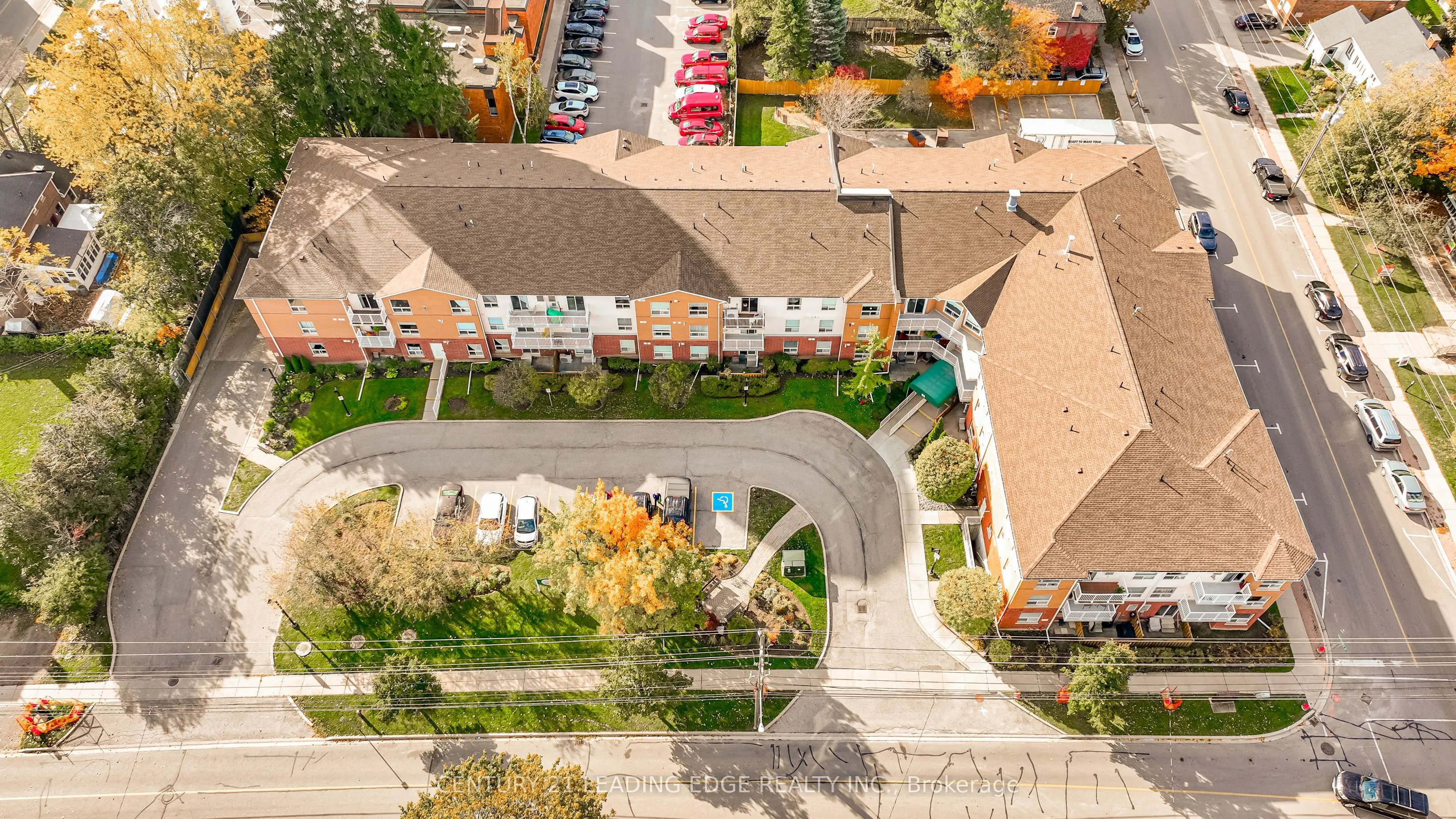 95 Wellington Street W, #301