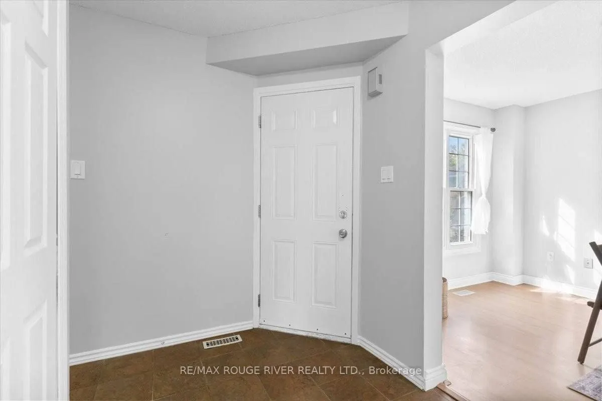 7 Inglis Avenue, #Main