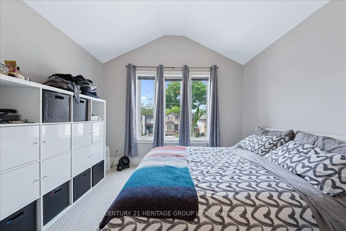 169 King Edward Avenue