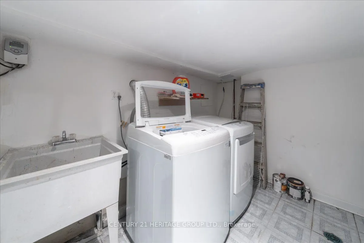 169 King Edward Avenue