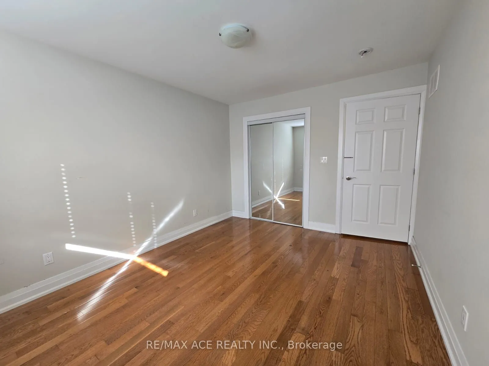 66 Portsdown Road, #Main