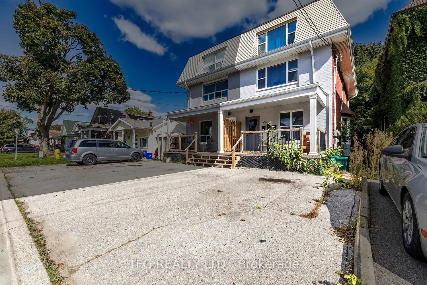 283 Jarvis Street, #Mainfloor