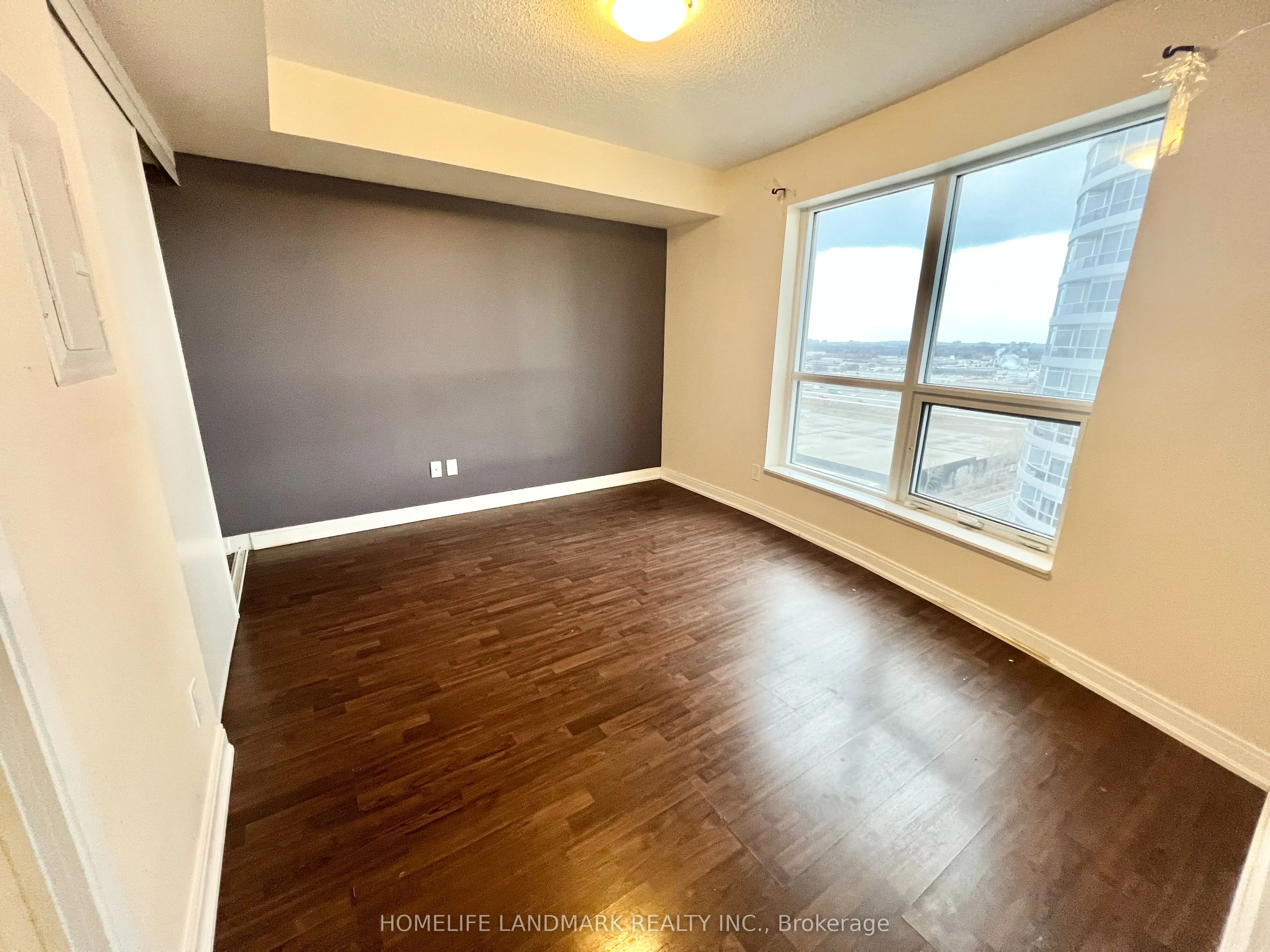 181 Village Green Square, #1714