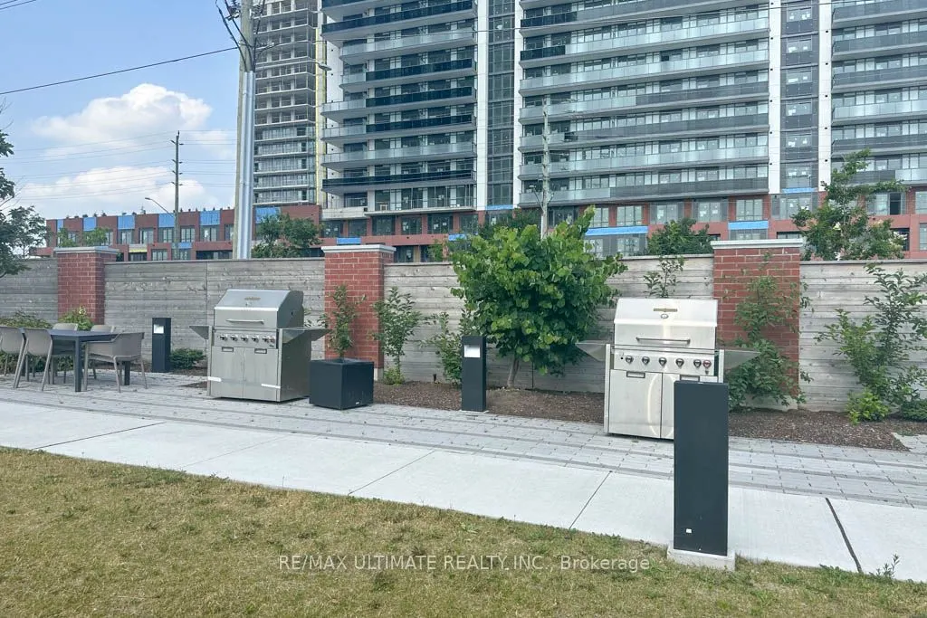 2550 Simcoe Street N, #2104