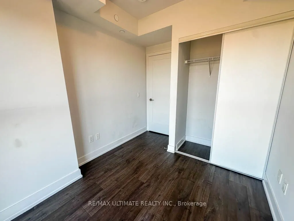 2550 Simcoe Street N, #2104