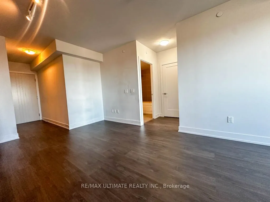 2550 Simcoe Street N, #2104