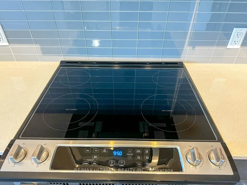 2550 Simcoe Street N, #2104