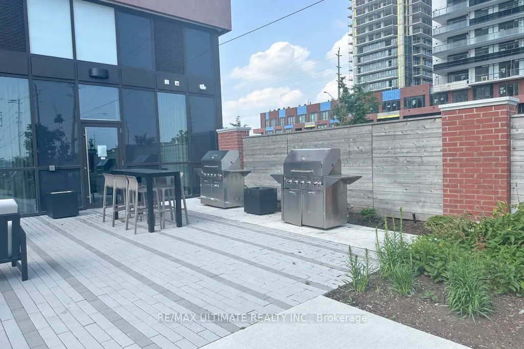 2550 Simcoe Street N, #2104