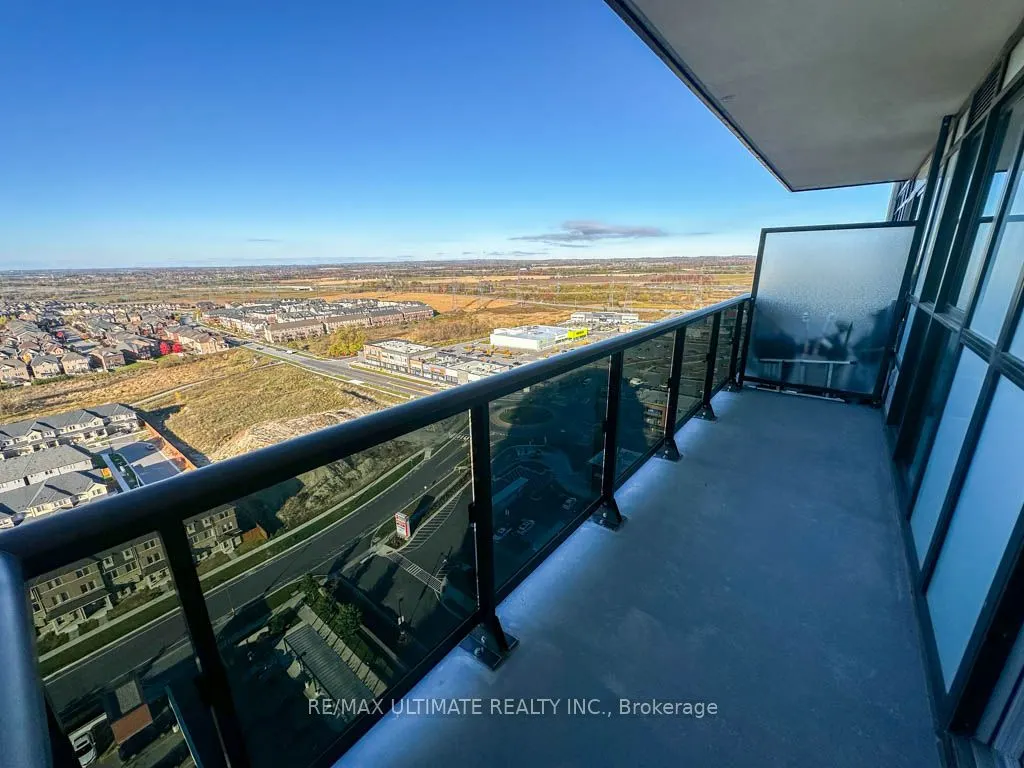 2550 Simcoe Street N, #2104