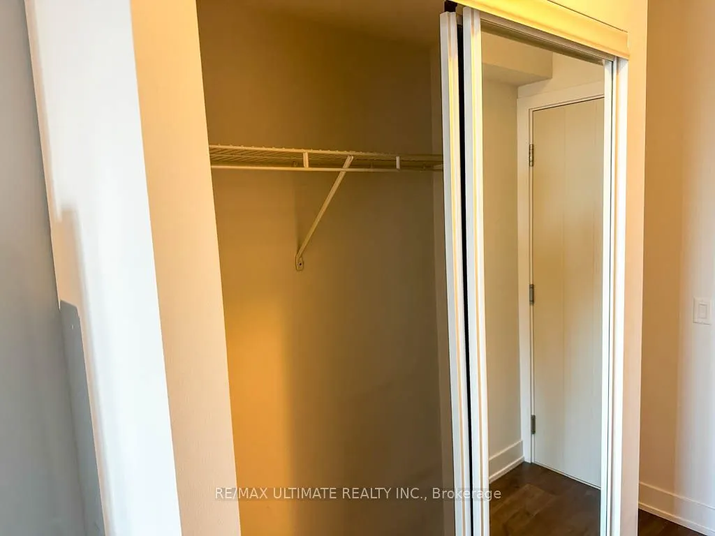 2550 Simcoe Street N, #2104