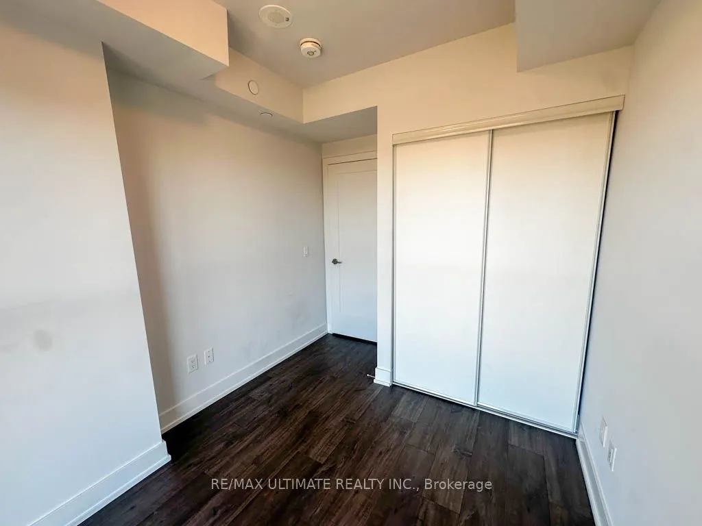 2550 Simcoe Street N, #2104