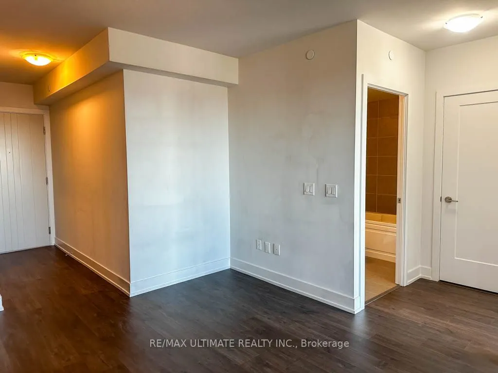 2550 Simcoe Street N, #2104