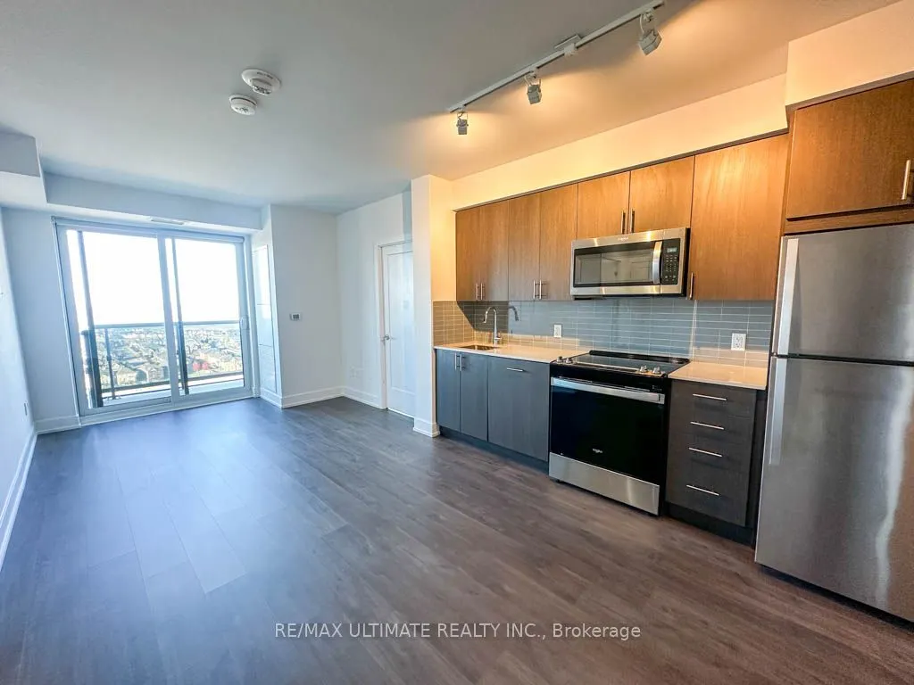 2550 Simcoe Street N, #2104