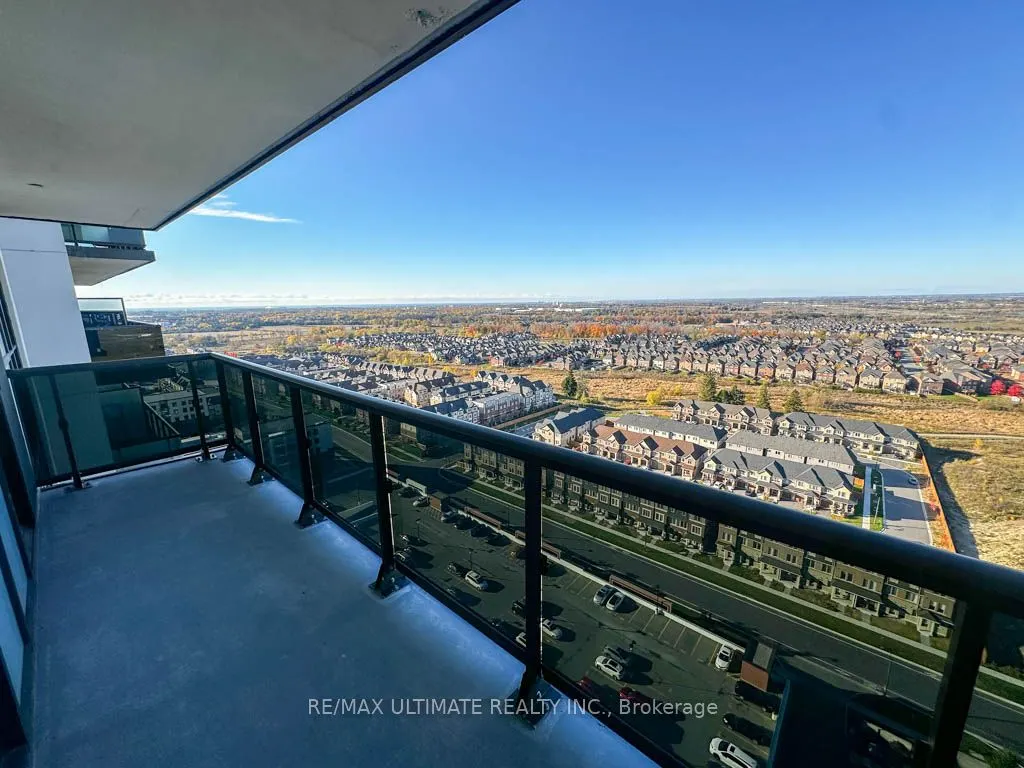 2550 Simcoe Street N, #2104