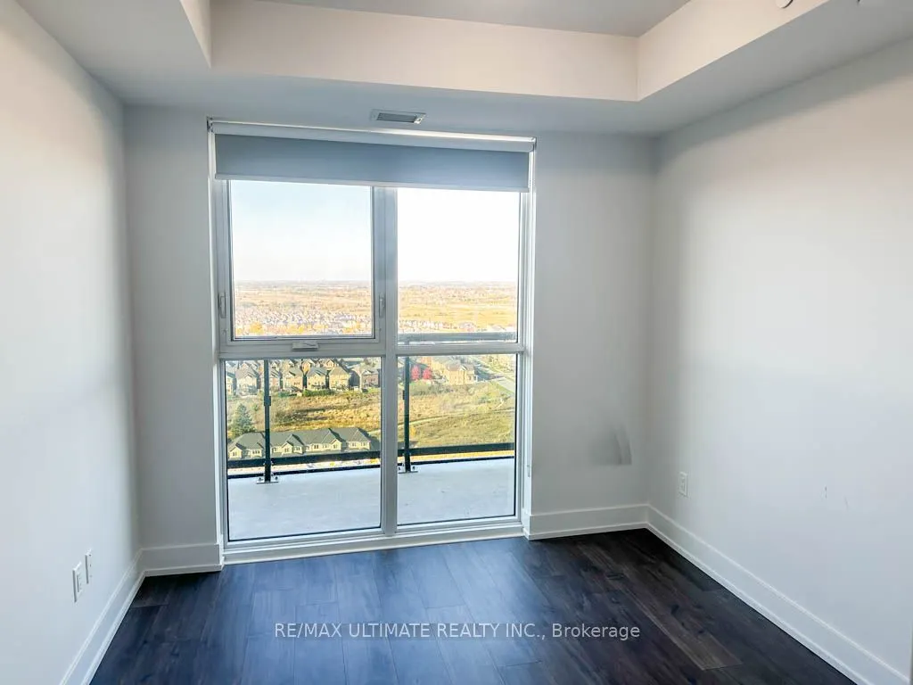 2550 Simcoe Street N, #2104