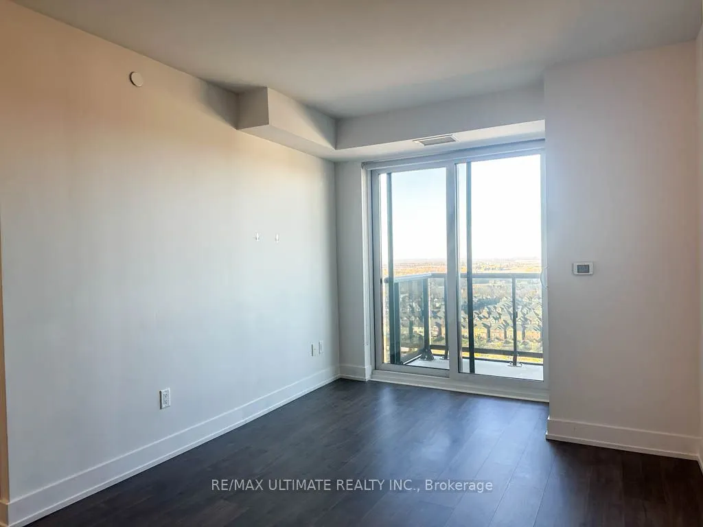 2550 Simcoe Street N, #2104