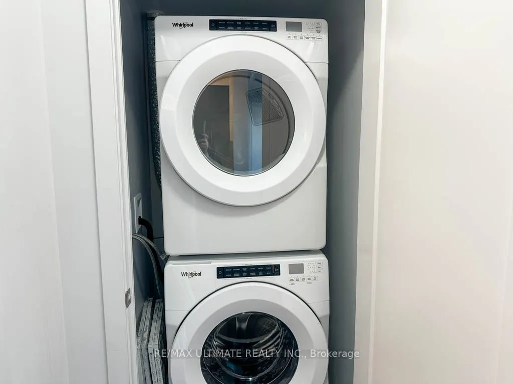 2550 Simcoe Street N, #2104